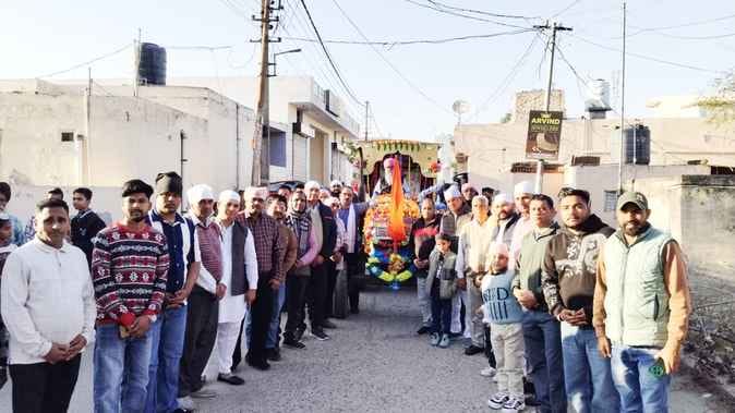 Procession procession in Santoshgarh, the city of Guru Ravidas, devotees bow down