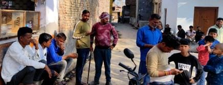 The area panchayat member and his wife who went to visit Khatu Shyam died in an accident