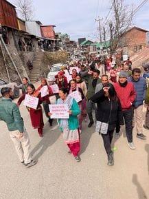 Drinking water crisis in Theog, protest against SDM and Tehsildar, Shimla