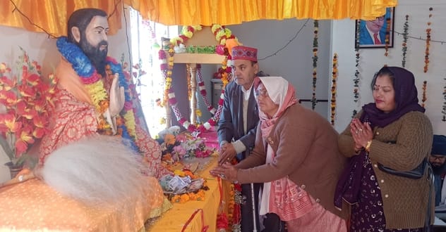 Nihal was accompanied by bhajan kirtan and shabad kirtan in temples on Ravidas Jayanti