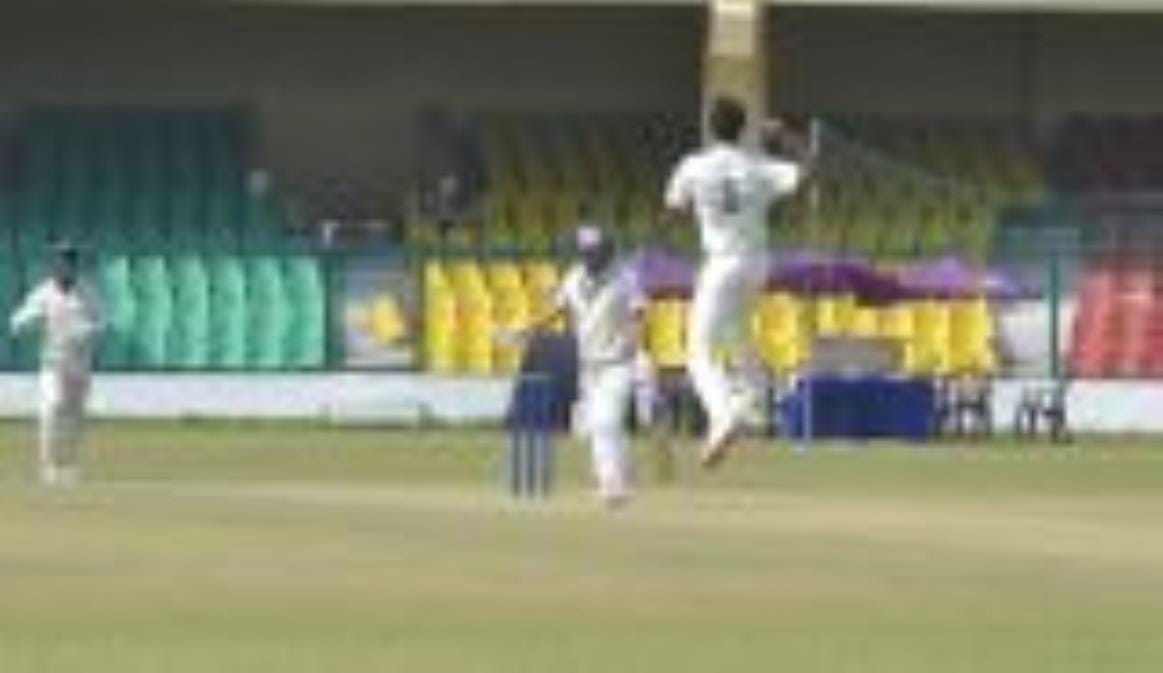 Colonel CK Nayudu Trophy: Despite Chikara and Siddharth's centuries, UP lagged behind in the first innings