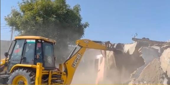 Administration launched yellow claw on illegal houses, 12 were demolished