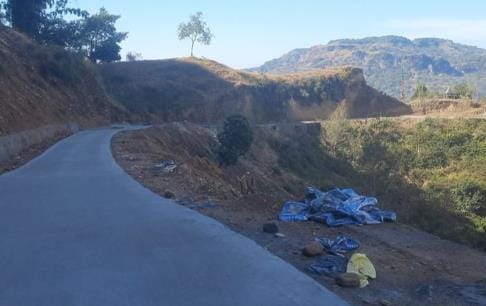 The distance from Simas to Kudd Mahadev decreased due to the construction of Gawela road.