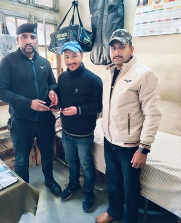 Mobile phone returned to person with the help of CCTV