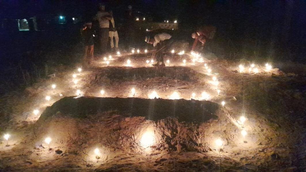 Mosques and cemeteries illuminated on Shab-e-Barat