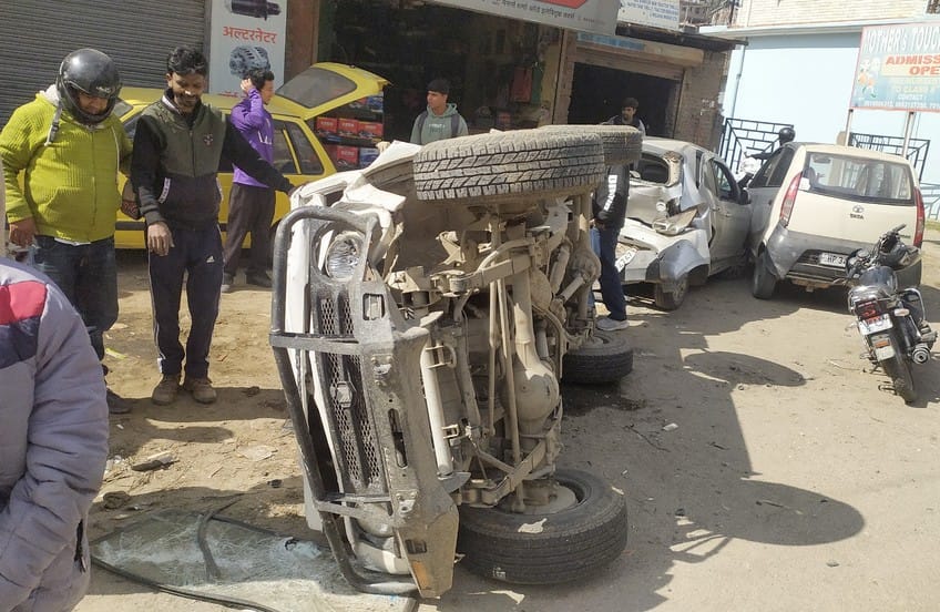 Gypsy hits three vehicles in Pirdi, three injured