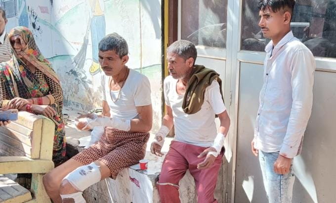 Wood cart attacks farmers working on fields, four injured
