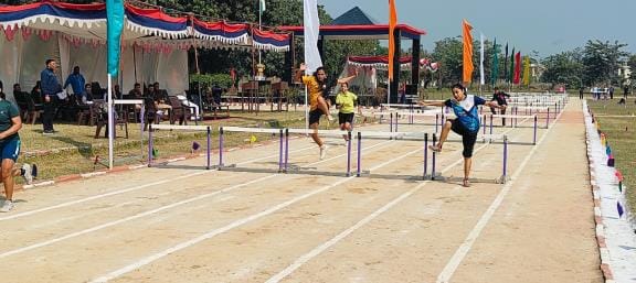 The host players continued to dominate on the second day as well