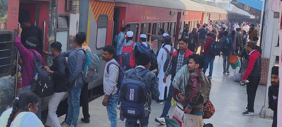 All trains to Prayagraj were late
