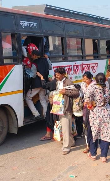 Fight for seats in buses going to Maha Kumbh