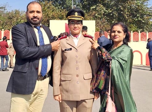 Satyam Rawat became a lieutenant in the army