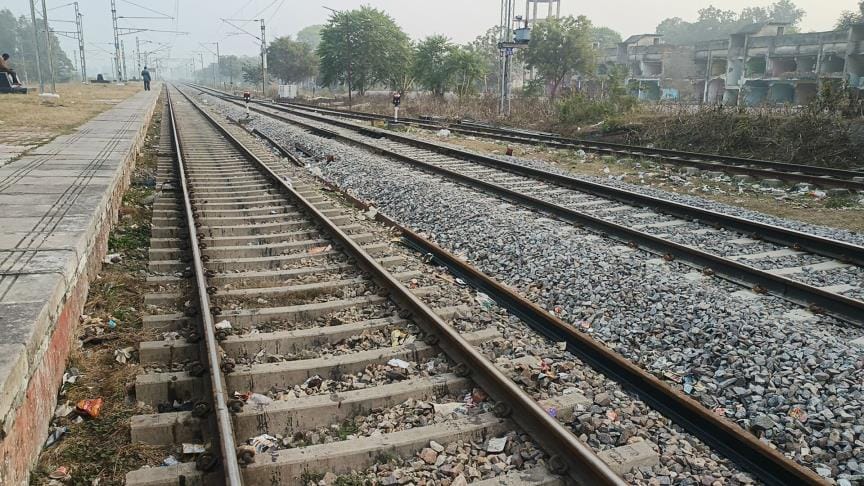 Make Jangiganj halt a station people problems increased due to railway arbitrariness