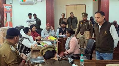 Solve women's problems on time: Avni