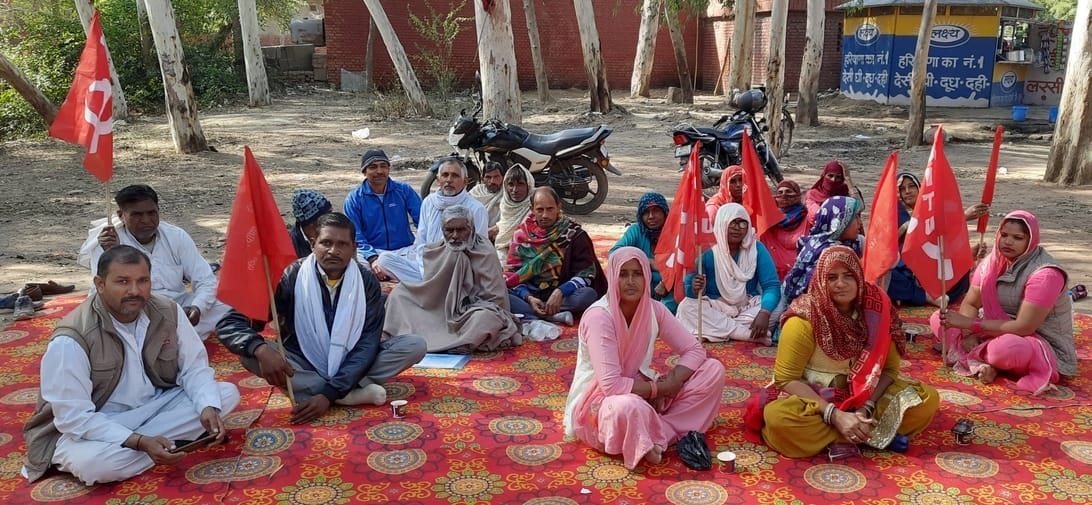 Demand to restore blocked registration of laborers