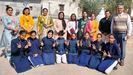 Eight girl students of Naguran School hoisted the flag in NMMS