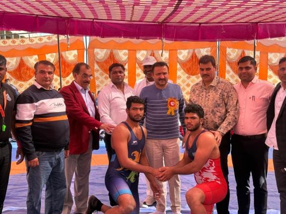 Wrestling: Avnish Yadav of Kanpur defeated Nitin of Amroha