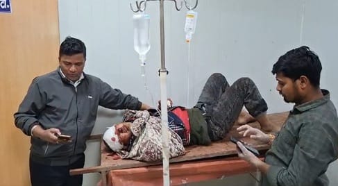 Bihar news Bettiah news While returning from Mahakumbh Mela young man hit train police investigation