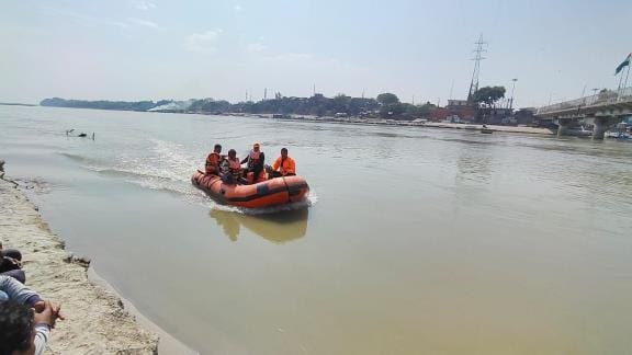 SDRF searched Ganga for 10 km, no trace of brothers