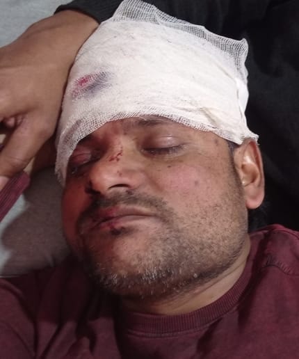 Fighting in Panchayat building, six people including two couples injured