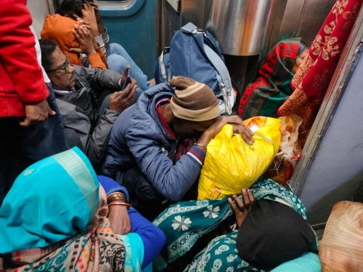 On foot in Maha Kumbh... Crowd in train caused trouble