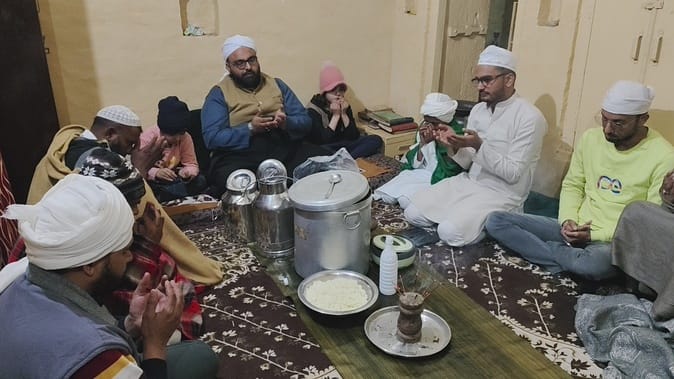 Devotees worshiped Allah by fasting