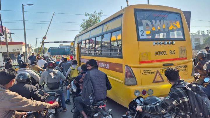 Broken pole of Dhakoli railway gate, gate closed for one and a quarter hour, public worried