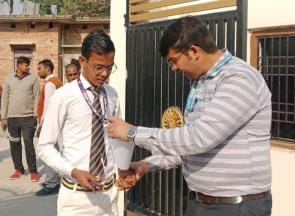 High school children took English exam at eight centers