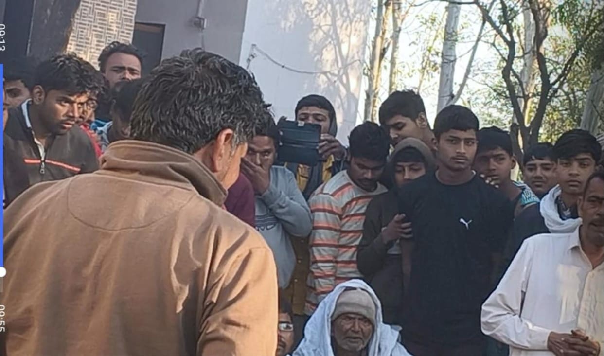 mandir mein choree karane gae yuvak pakade, panchaayat kar lagaaya 51-51 hajaar rupaye ka dand