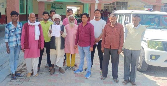 Farmers demonstrated to get water released from Rajwaha