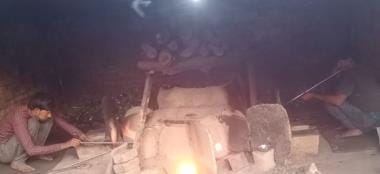 Example: Muslim artisans are making Gangajali for Kanwadiyas.