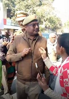 Police accused of playing games in the case, ruckus in front of SP office