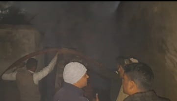 Fire broke out at many places due to sparks from fireworks