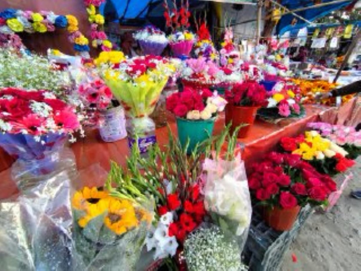 More than one lakh roses sold on Valentine's Day