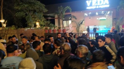 Suspicion of unethical activities in Veda cafeteria, commotion for two and a half hours