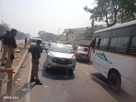 Stop till noon, queue of vehicles remained at Ayodhya border