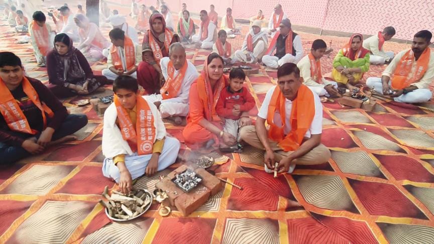 Youth were administered the oath of de-addiction in 90 villages of the district.