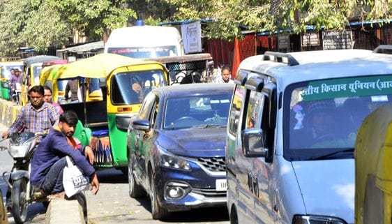 There is no traffic plan in the city, people are getting troubled