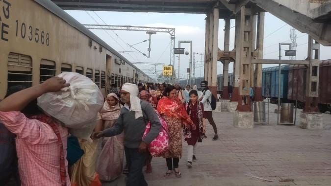 Even after alert, arrangements were not seen at the railway station