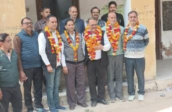 Narendra Pal became District Minister after getting 64 votes