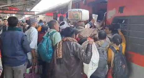 Bihar: crowd in train out of control railway administration got upset RPF sought help from district police