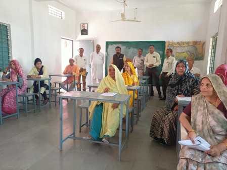 Sehore news: Thousands of people were above 60, even after this they had to give this exam