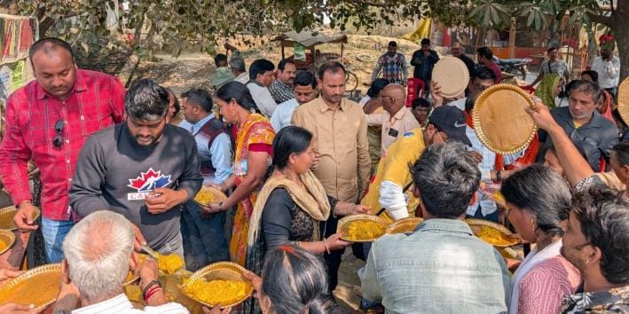 Serving devotees by providing food and water