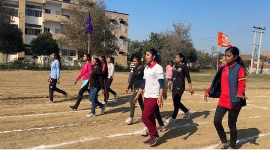Meenu stood first in 100 meter race