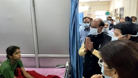 Ammonia Gas Leak Incident: Lok Sabha Speaker Visits Hospital, Doctors Confirm Children Are Out of Danger