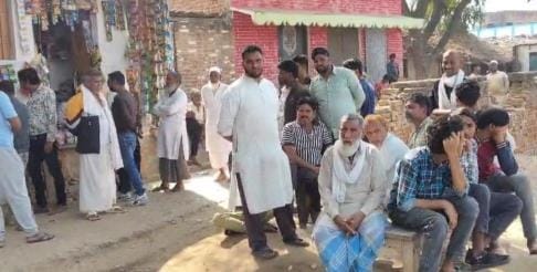 Zakirin and Rahul first met in a boat, they changed their religion on the condition of marriage