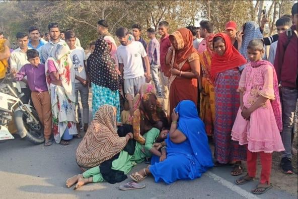 A student returning from coaching was crushed by a tanker, died