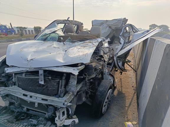 Five devotees killed, 16 injured in two road accidentsFive devotees killed, 16 injured in two road accidents