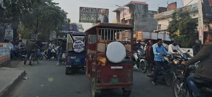 When schools and offices opened, the traffic system collapsed and vehicles crawled