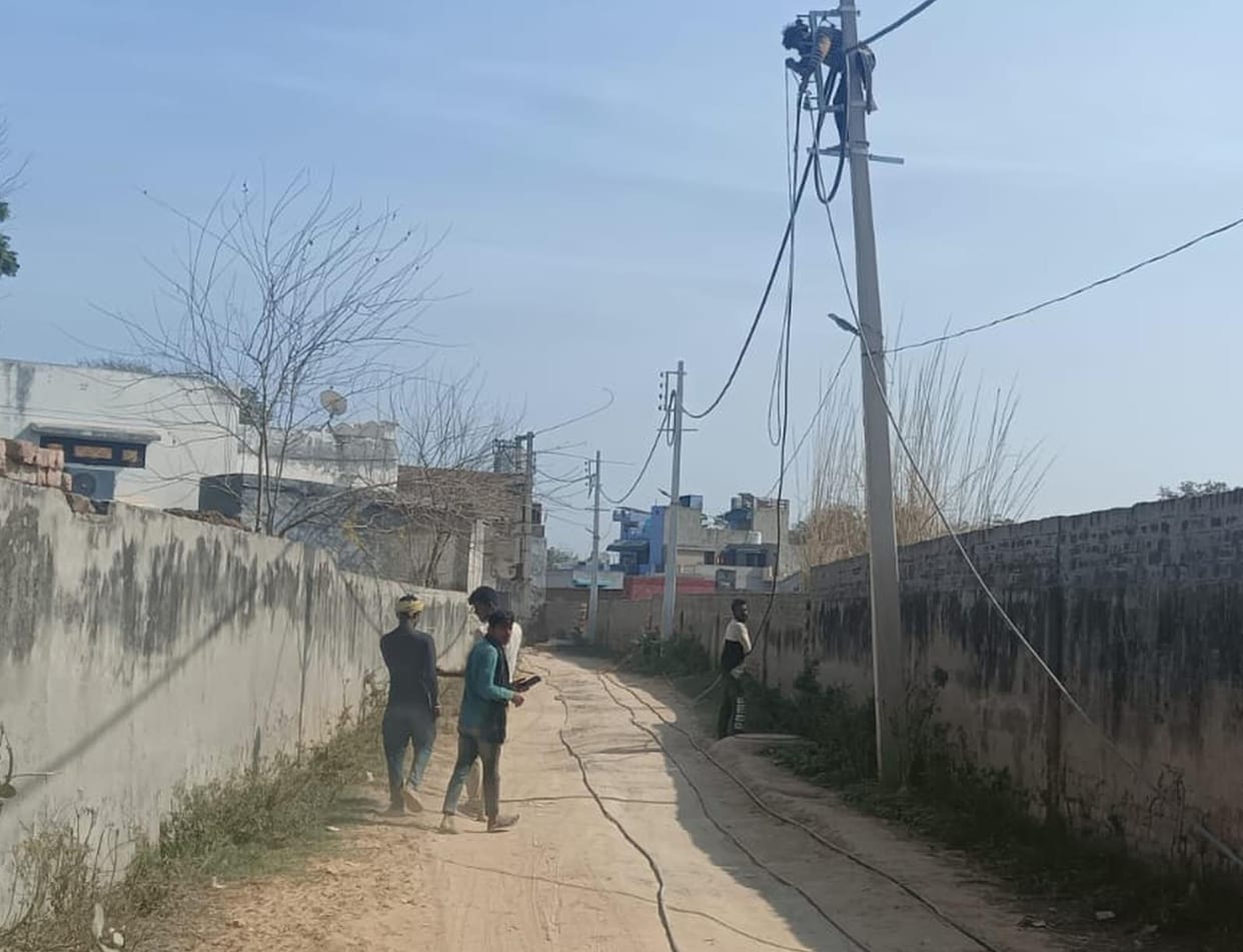 By March 31, 1800 electricity poles will be installed in the city, the problem of hanging wires will be solved.