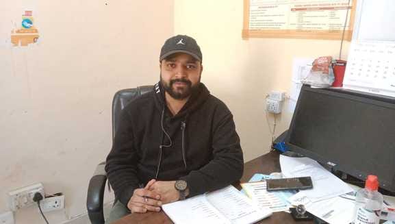 Surgeon Dr. Moin Khan took charge in Ghumarvi